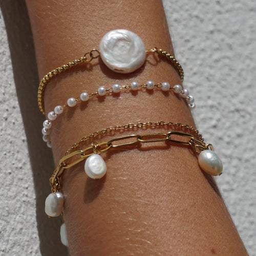 Sheena Dainty Pearl Bracelet